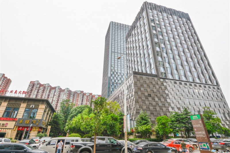 武汉积玉桥万达广场(二期)二手房_万达公馆 豪华三房 边户采光特好