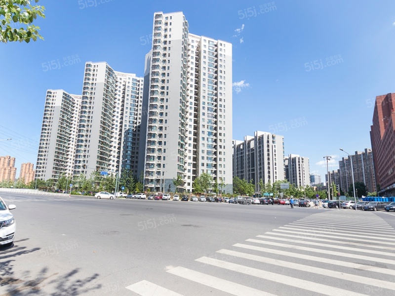 01 面积(m) 小区:北苑家园望春园 楼层:低楼层/25层 朝向:东南 装修